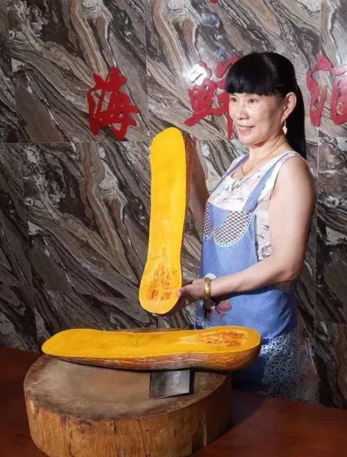 種南瓜竟然種出“麻煩”了，瓜販搶購，電視臺記者也趕來了